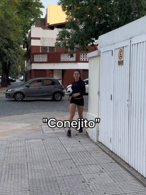 A post by @julisavioli on TikTok caption: Amigas conejito #fyp #amigas #calle 