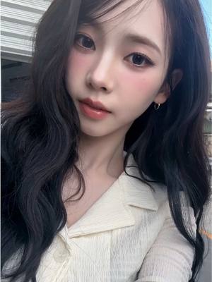 A post by @aespa_official on TikTok caption: Ta da! ⋆.surprise 𐙚 ˚ #aespa #æspa #에스파 #KARINA #카리나 