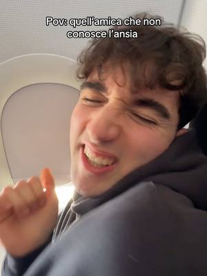 A post by @romanoalessandro_ on TikTok caption: Io sono quello che ha sempre l’ansia😂 Mandalo a quell’amica che non conosce l’ansia💀 #ansia #amici #pov #comico 