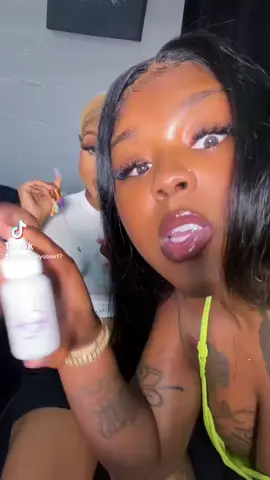 A post by @imaslayyobae17 on TikTok caption: Gummy glue is back 