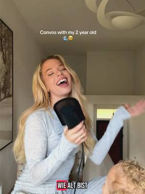 A post by @emskopf on TikTok caption: Haben uns verplappert gibt Teil 2 😭😭 #emskopf #mom #boymom #two #deutschland 