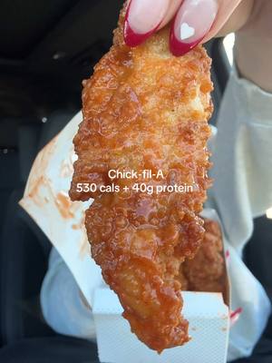 A post by @smallersam_pcos on TikTok caption: NEW CHICK-FIL-A HACK🐓 (530cals + 40g protein) Here’s how to order:  -3 count chicken strip meal with a kale crunch salad instead of fries + 2 honey packets and 2 Texas Pete hot sauces.  #fastfood #hack #caloriedeficit #protein #honey #hot #sauce #chickfila #menu #kale #salad #healthy #balance #pcos #real #mealprep #EasyRecipe #chicken #beforeandafter 