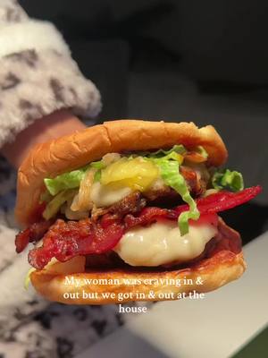 A post by @culinarychemistry on TikTok caption: Better than In & out 🍔  #burgerrecipe #homemadeburger #hamburger #blackpeoplerecipes #dinnerrecipe #quickdinner #wegotfoodathome 