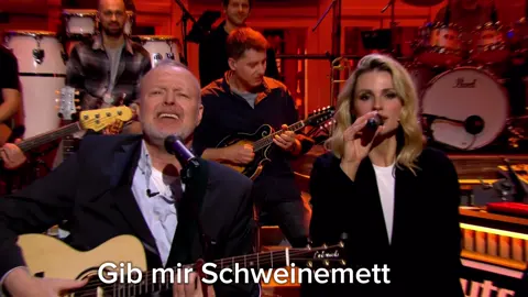 A post by @therealstefanraab on TikTok caption: Carne die maiale macinata !!! Michelle Hunziker e Stefano Raab        