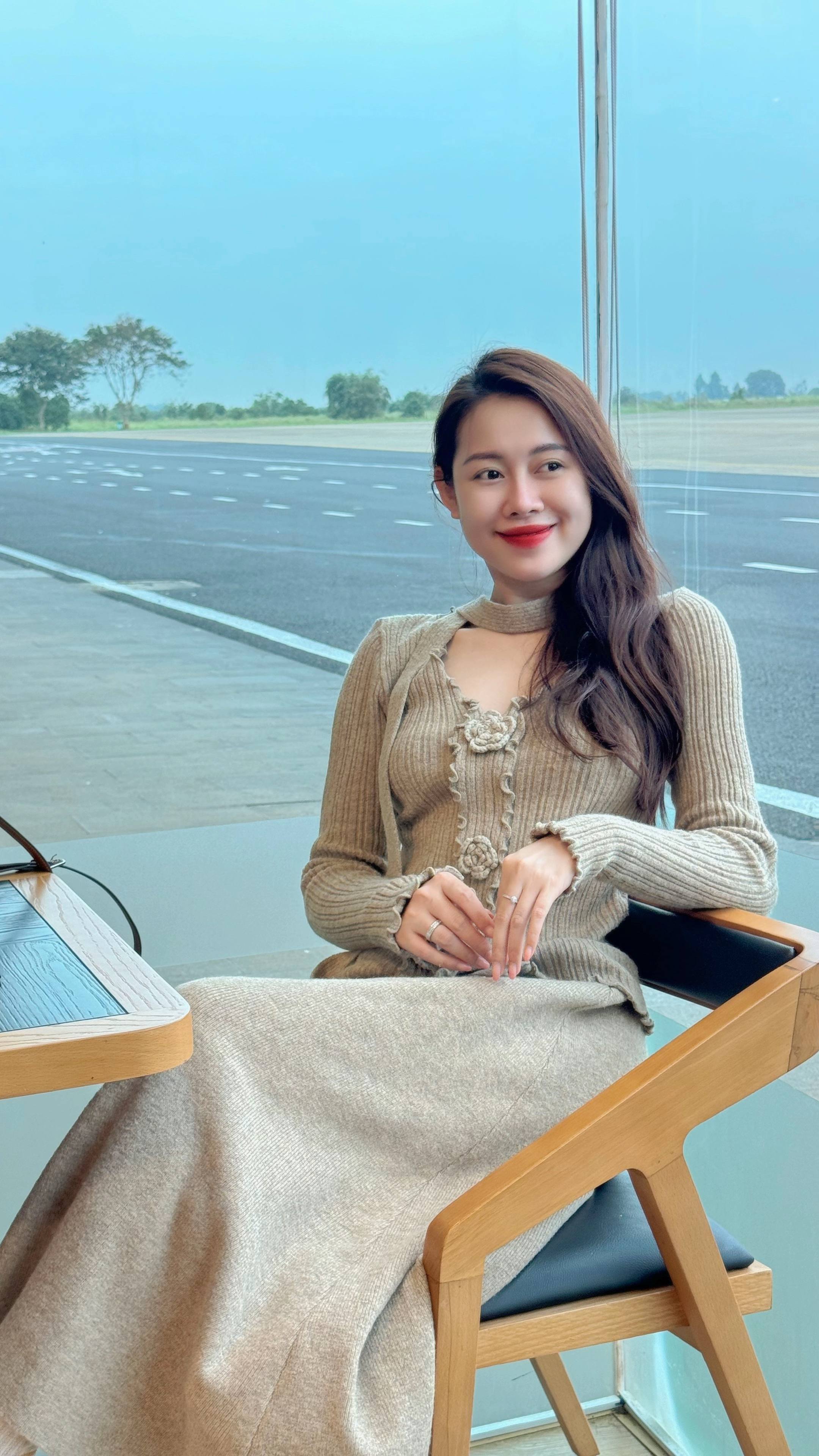 A post by @vietphuongthoa98 on TikTok caption: Thử style mấy tỷ bên Trung và cái kết 😝 Nhạc a @Alihoangduong  slay nha 😘😘