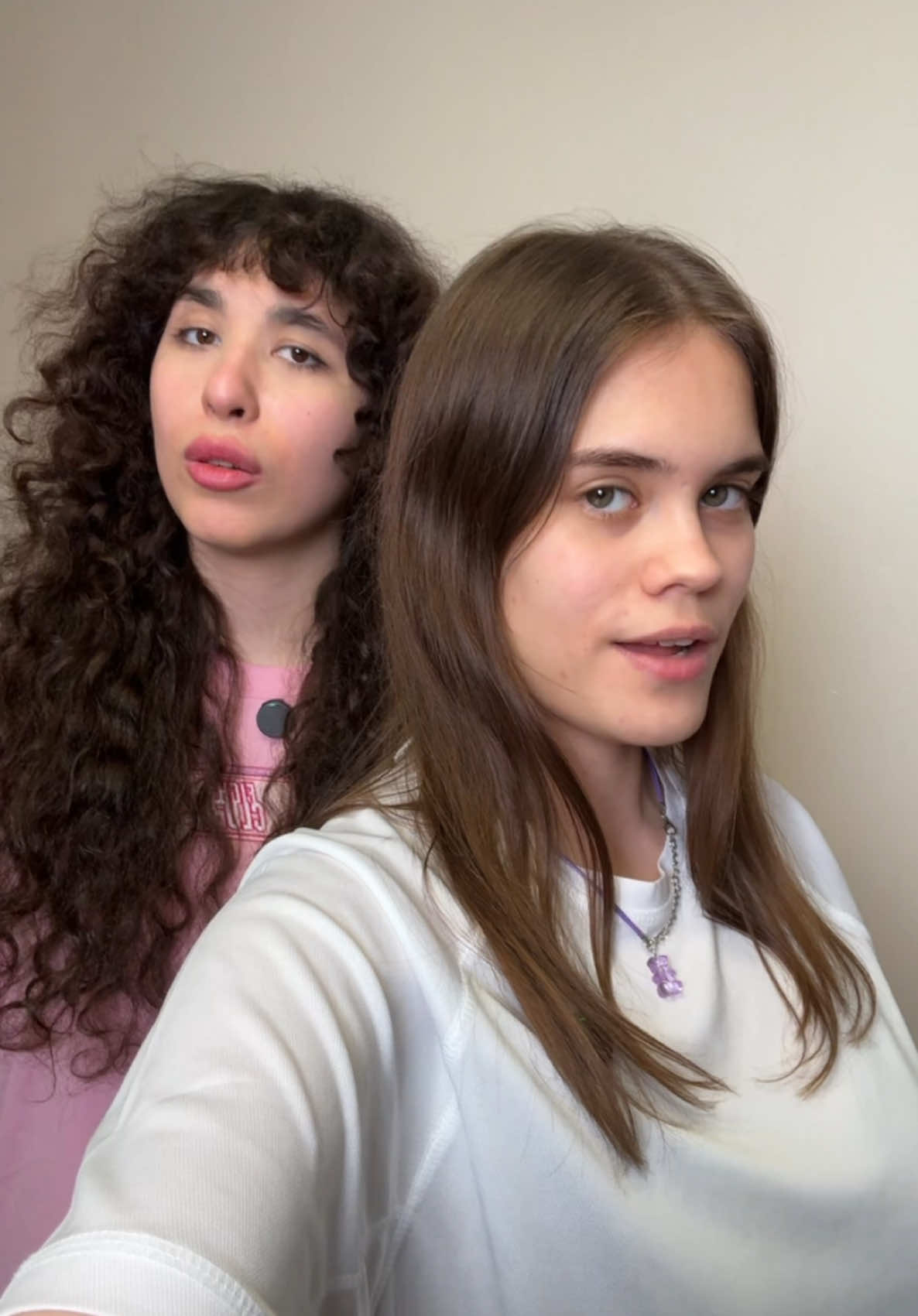 A post by @anniemiia on TikTok caption: Мы тренировались месяц, как вам результат?☺️ @popkamamonta 