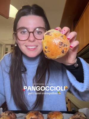 A post by @pamelapaolini on TikTok caption: PANGOCCIOLI🍪 *ricetta non del tutto approvata* (Vista da Daniele Resconi) Per la pre-base Thang Zhong: 100 ml di acqua  30 gr farina 🌾  Impasto:  farina 300g 🌾  Lievito di birra 4 gr  Zucchero 60gr Latte 🥛 110gr Uovo 🥚 1 Burro 20 gr  Gocce di cioccolato 150gr 🍫