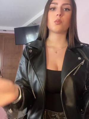 A post by @_juliiaaa_14 on TikTok