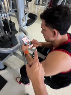 A post by @danielborjasmx on TikTok caption: Reto de las 10 deslizadas 