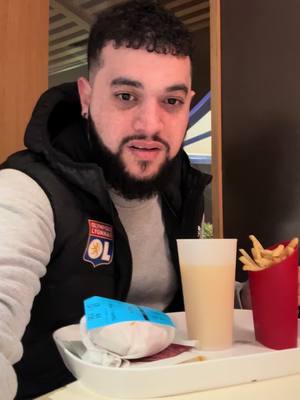 A post by @medlevrai on TikTok caption: Trop bon 😋 y’avait longtemps McDo.. 