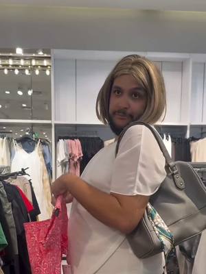 A post by @pacodemiguel on TikTok caption: Cada quien tenía sus gustos jajajaja era horrible 😂😂 #comedia #pacodemiguel #compras 