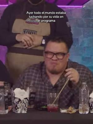 A post by @francoescamillaofficial on TikTok caption: No se sabe si lucho mas la Mole o al Guayabo #AmosDelUniverso 