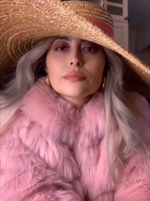 A post by @shiadanni on TikTok caption: BANANA CHOCOLATE CHIP MUFFINS 🚬👄 