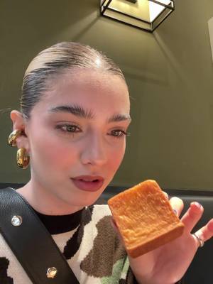 A post by @differentaleale on TikTok caption: Brioche a forma di cubo 