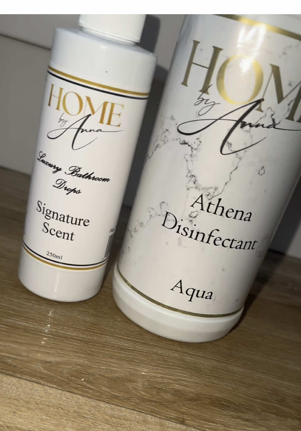 A post by @cleanwithabbi on TikTok caption: Cleaning my bathroom with two products from @Littlespanishcleaningco - the shine & smell, wow  ✨✨ #bathroomclean #homebyanna #cleaningmotivation #CleanTok #cleanwithabbi 