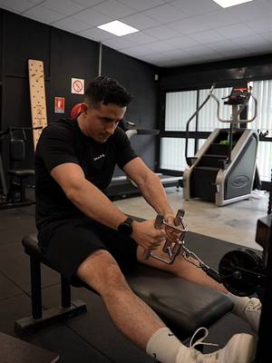 A post by @tiboinshape on TikTok caption: Seated cable row perfect form ✅