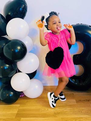 A post by @zeedialloo on TikTok caption: #baby #bebe #mafille 