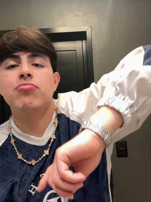 A post by @oscar_maydonnn on TikTok caption: Échame la mano mija!!💔