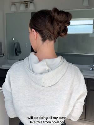 A post by @moniquemrapier on TikTok caption: foolproof voluminous messy bun!! where has this been all my life?!  #messybun #messybunhairstyle #hairup #hair #hairtutorial #hairhack #hairstyles #hairupdo #bunhairstyle #easyhairstyles #hairtok #hairtutorials #updo 