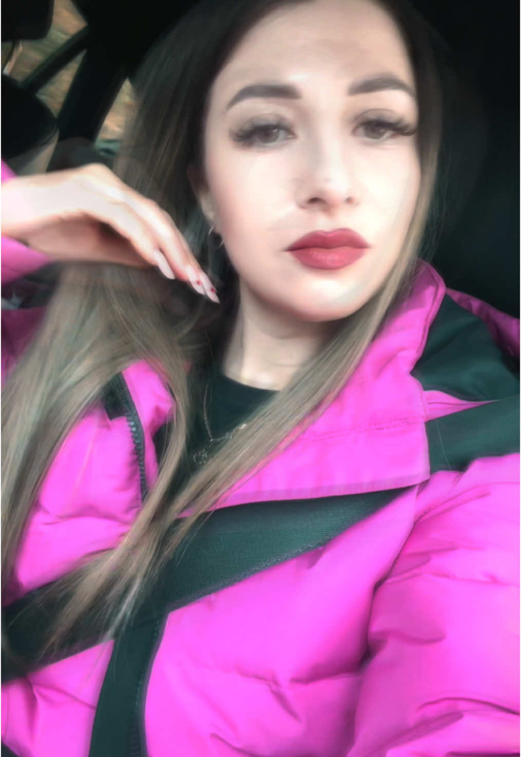 A post by @valeriaroman1996 on TikTok caption: #CapCut #хочуврекомендацииплизз #Paris #viralvideo 🥰