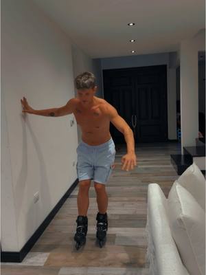 A post by @lionelferro on TikTok caption: Después de años volvi a subirme que raro se siente , realmente me dieron ganas de volver a patinar 🥺 #parati 