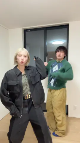 A post by @com.amugiri2 on TikTok caption: くれまぐweekやるらしいね@エア太郎  #コムドット#くれまぐ#コムまぐ