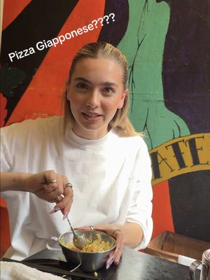 A post by @alessialanza on TikTok caption: Ho provato la “pizza” giapponese