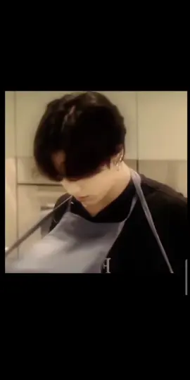 A post by @liskookstan90 on TikTok caption: អត្ថន័យក្នុងបទនេះសម្តៅទៅអ្នកណា💛💜(រឿងរ៉ាវក្នុងឆ្នាំ2019)មិនបានធ្វើអ្នកដែលបងស្រលាញ់តែសុំធ្វើជាមិត្តភក្តិ#fypシ゚ #love #fypシ゚viral🖤tiktok #liskook 