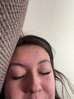 A post by @babyyykgg on TikTok caption: #Stitch with @tpppooo  THESE VIDEOS GET ME EVERYTIME 🥺🥺 #kentucky #viral #mamaki #momsoftiktok #fyp #tiktokviral #momlife #militarytiktok #reunited #kidsoftiktok #crying 