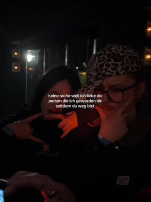 A post by @yanaclare on TikTok caption: ich liebe mein leben so so dolle