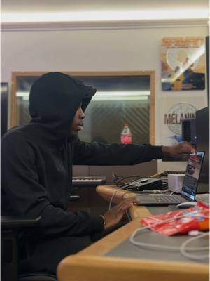 A post by @beendo_z on TikTok caption: EHH VAZY LÀ 📟 #propa #ladote 