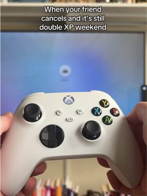 A post by @xbox on TikTok caption: It all worked out... #Xbox #Gaming #GamePass #SoloQueue 