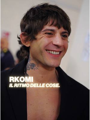 A post by @sanremorai on TikTok caption: @rkomi #dietrolequinte di #Sanremo2025 🎞️ #Rkomi #davedere 