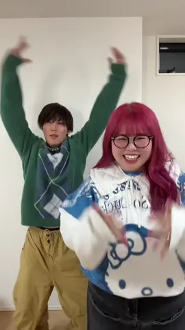 A post by @com.amugiri2 on TikTok caption: UraNちゃんとデカいパフェ作った今日からコムまぐweekスタート！ @UraN💜くれまぐ #コムドット #くれまぐ #コムまぐ 