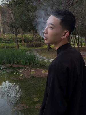 A post by @kasion_189 on TikTok caption: 莫回頭 快走吧。#痞帥