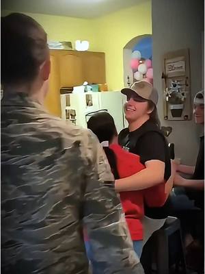 A post by @herocominghome on TikTok caption: #fyp #foryou #militaryhomecoming #soldiercominghome #cominghome #reunited #militarytiktok #military #family #viral #surprise #reaction 