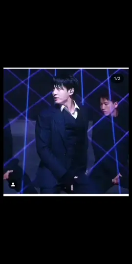 A post by @liskookstan90 on TikTok caption: No caption #fypシ゚viral🖤tiktok #liskook #love #fypシ゚ 