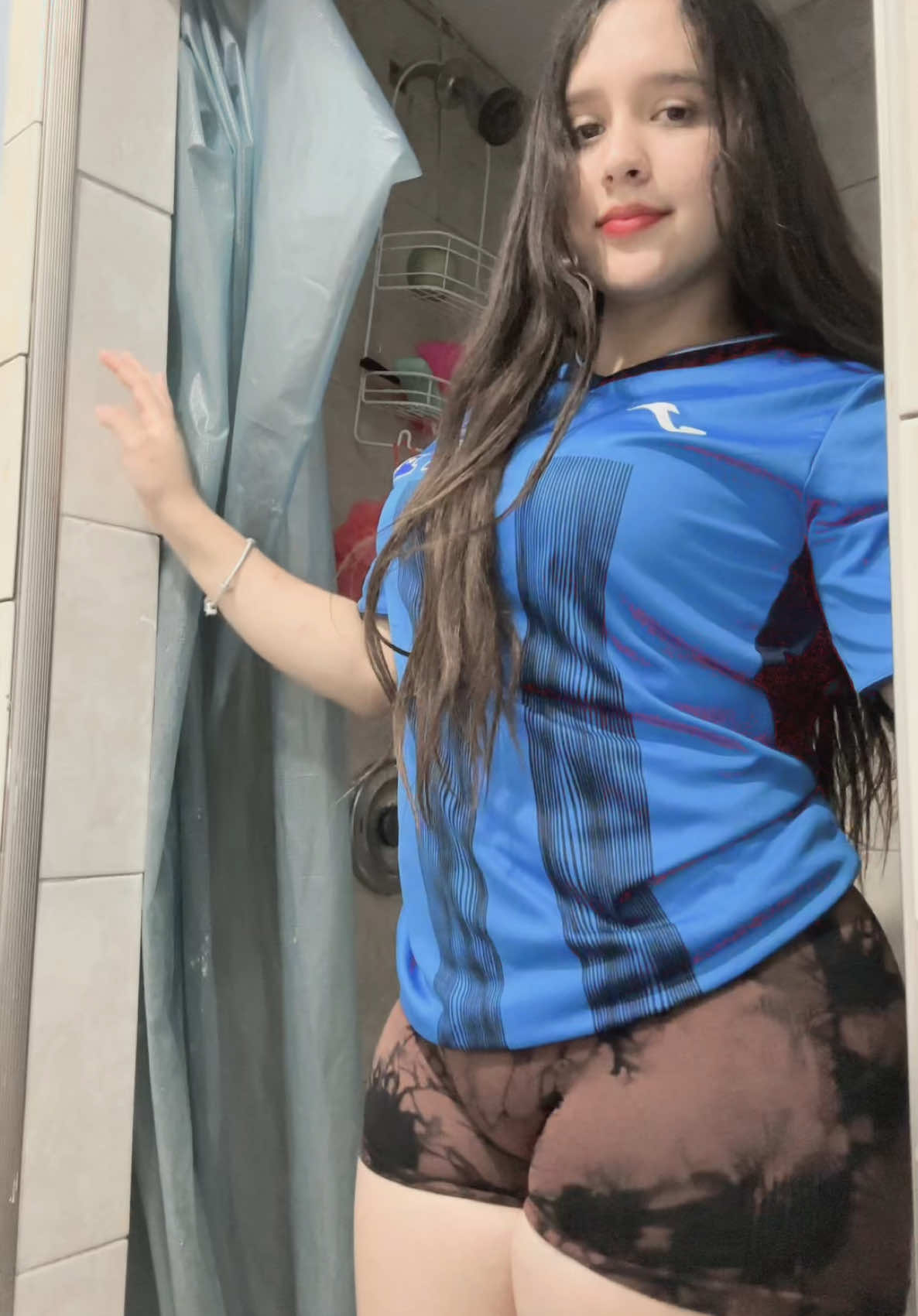 A post by @daryycastaneda3 on TikTok caption: #fyp #romantica #temerarios #bronco 😏🔥