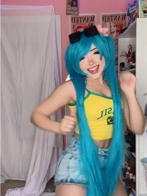 A post by @kora.aura on TikTok caption: goofy ahh beat #brazilianmiku #mikucosplay #mikubrasileira 