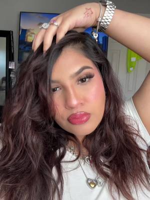 A post by @theekimmyy on TikTok caption: love scarsssss😖#fypシ #viral #fypシ゚ #prettygirl 