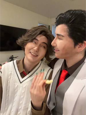 A post by @akemikuncosplay on TikTok caption: And they were partners~ 👀💕 ft. @stumpy  #jayvik #jayvikarcane #arcane #arcaneshow #arcaneleagueoflegends #jaycearcane #viktorarcane #jaycecosplay #viktorcosplay 