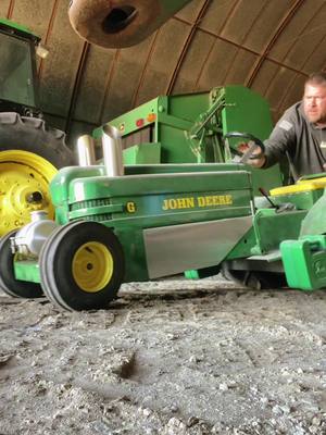 A post by @tractorguy2022 on TikTok caption: #johndeere #tractorguy😜 