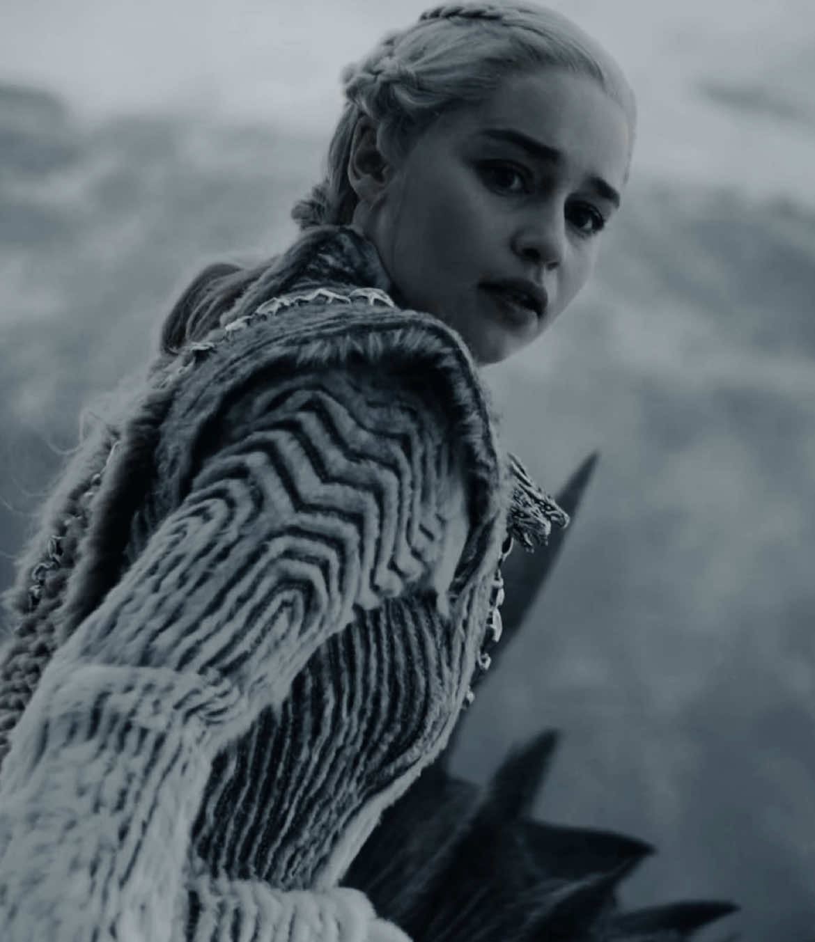 A post by @hexts on TikTok caption: #gameofthronesedit #daenerystargaryen #edit #fyp (fake everything)