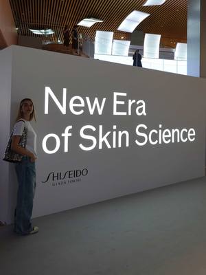 A post by @alessialanza on TikTok caption: @SHISEIDO mi ha portata a Tokyo per scoprire il nuovissimo  Ultimune Serum! @Sephora Italia  #ShiseidoUltimune #FreedomFromAge #adv 