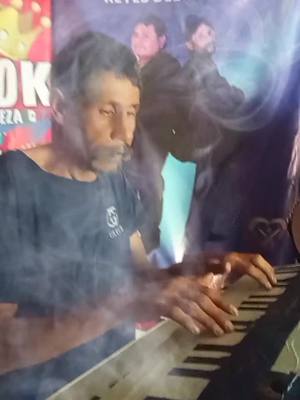 A post by @hnos_lira_oficial on TikTok