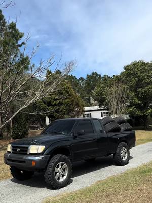 A post by @j__bo__ on TikTok caption: Ou guess what these going on . . . . . . . . . . . . . . . #46s #toyota #17s #40s #glads #gladiators  #superswampers #4runner #4runna #squat #bubbatruck🌾 #tsl #boggers #squattedtrucks #dbsound #stuntwall #stero #caraudio #weld #bog #mudtruck #22s #1stgen #80s #hardtop #fyp #fypシ #arnold #apocalypse #deafbonce #flawlesswhipz #4dz #leanin #fts #LLB #LLK 