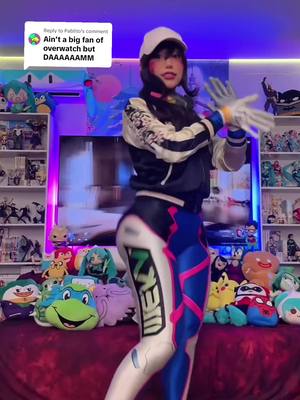 A post by @cherryneedlesll on TikTok caption: Replying to @Pablito Dva tam Dan Dan Dan Dan dandan 🤩 #Dva #overwatch #dvacosplay #overwatch2 #overwatchcosplay #cosplay #cosplayer #fyp 