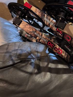 A post by @bowhunterplanet on TikTok caption: Bowtechs #Archery #bowhunting 