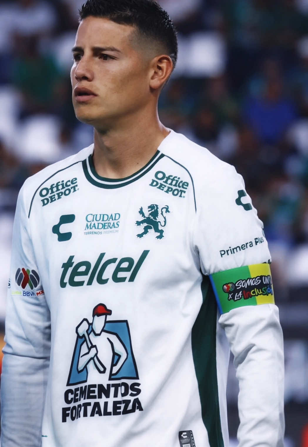 A post by @jamesdrodriguez on TikTok caption: Seguimos en el camino, mantente fuerte 💪🏽⚽️ @Club León OF 