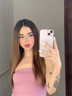 A post by @alegalvanv on TikTok caption: 🩷